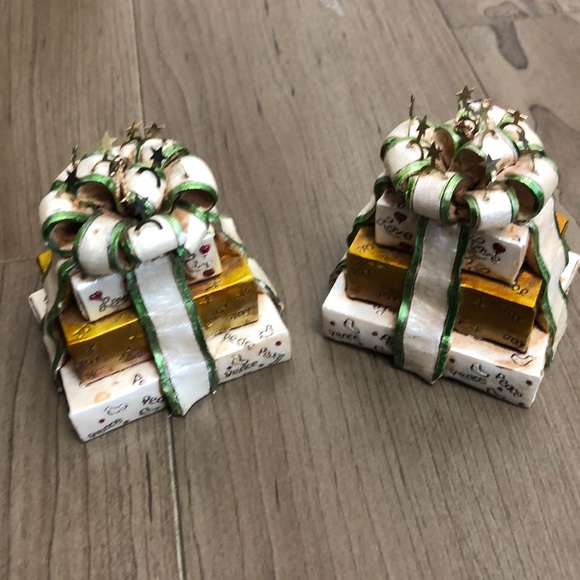 2 Stack of Gift Christmas Ornament - Picture 2 of 8